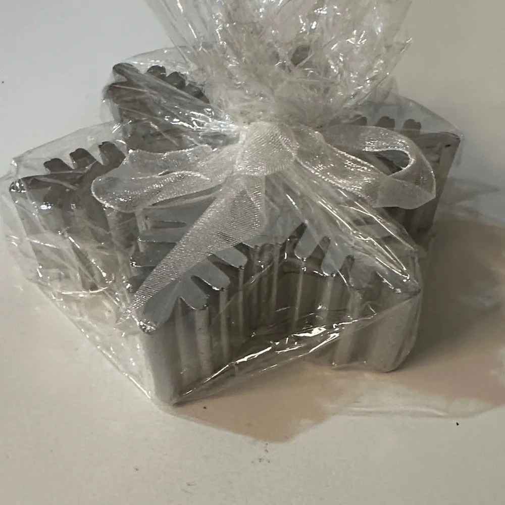 Silver Snowflake Candle